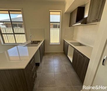 Modern Home in Prime Location. - Photo 5