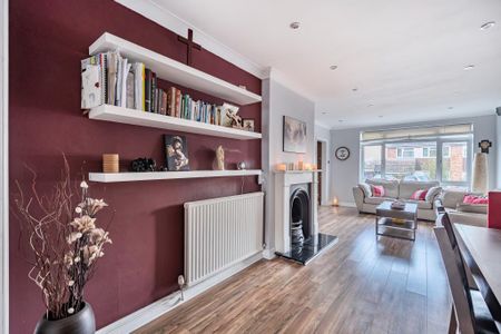 3 bedroom semi-detached house to rent - Photo 2