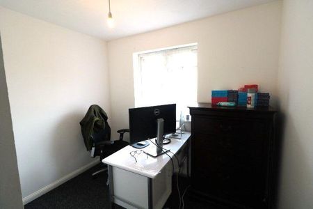 4 bedroom detached house to rent - Photo 5