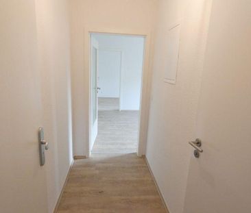 *** 2 Zimmer-EG-Wohnung, bereits modernisiert mit Wohnküche! *** - Foto 1