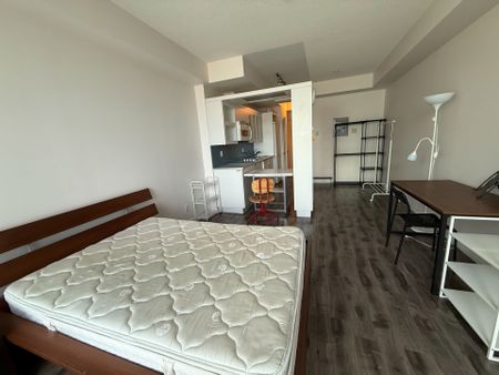 For Lease - 111 Elizabeth Street Unit# 1730, Toronto, Ontario - Photo 3