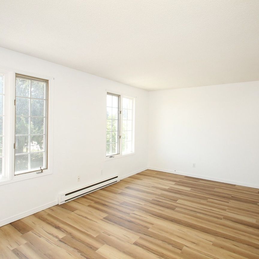 For Lease - 42 Tecumseh Avenue Unit# #4, Oshawa, Ontario - Photo 1