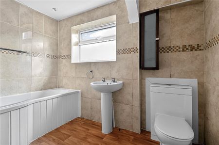 A detached three bedroom bungalow with a paddock, garage and off-street parking in Tamworth. - Photo 3