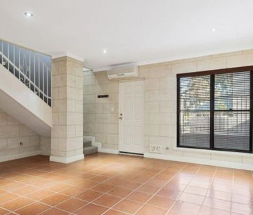 Perfect Blend of Simplicity and Convenience - Photo 6