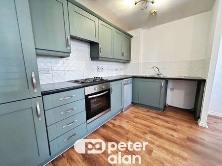 2 bedroom flat to rent - Photo 2