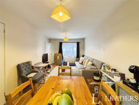 3 bedroom property to rent Rectory Wood, Harlow, Essex, CM20 - Photo 2