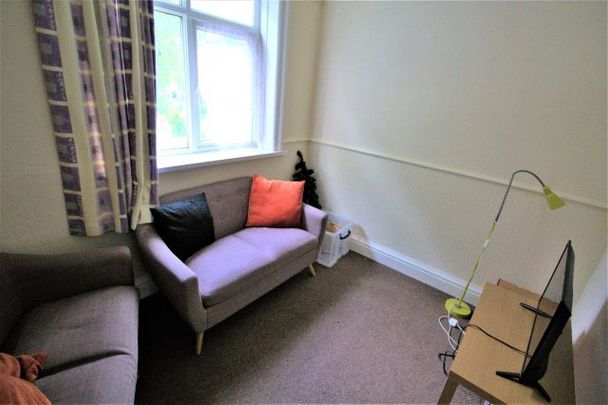 Flat C, 301 Upperthorpe - Photo 1
