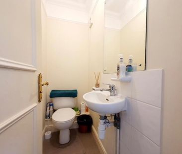 Room in a Shared House, Powys Lane, N14 - Photo 1