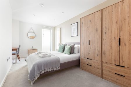 2 Bed Flat, Centric Close, NW1 - Photo 5