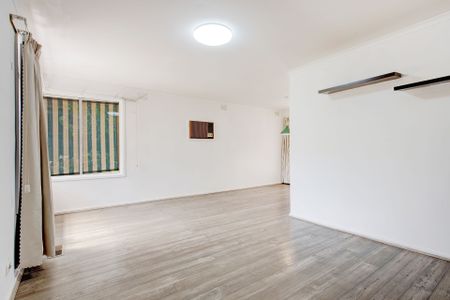 Comfortable Family Home with Solar Power - Photo 4