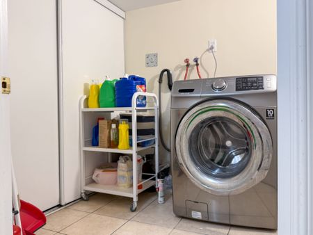 For Lease - 42 Fairchild Avenue Unit# Room 2, Toronto, Ontario - Photo 2