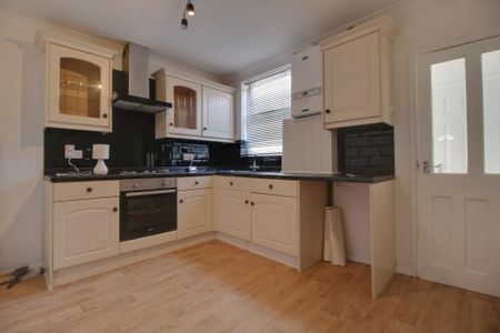 2 bedroom terraced house to rent - Photo 4