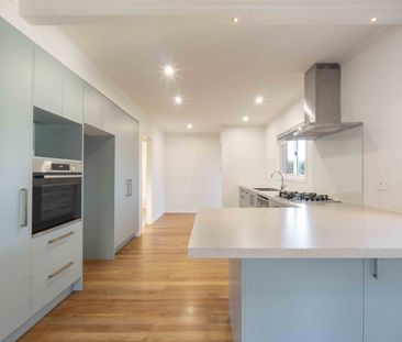 Well Presented Four Bedroom Brick Home - Photo 4