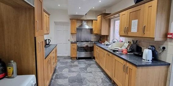 1 bedroom in a house share to rent - Photo 3