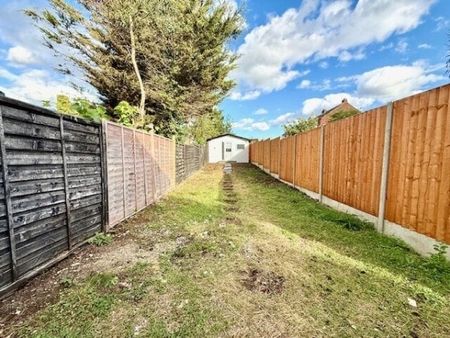 Calne Avenue, Ilford, IG5, Property for rent - Photo 4