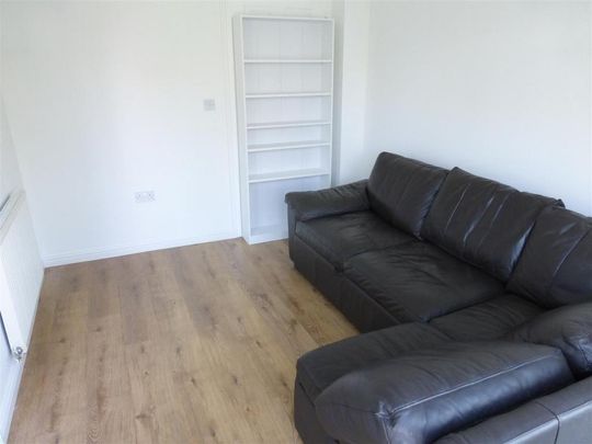 4 bedroom semi-detached house to rent - Photo 1