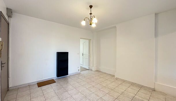 Appartement 2 pièces 48m2 REIMS 577 euros - Photo 1