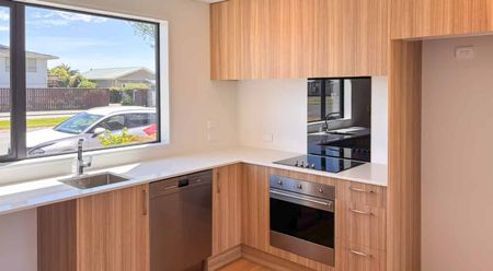 Fresh Build Two Bedroom Townhouse! - Photo 3