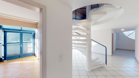 Generous duplex apartment with far-reaching views - Photo 4