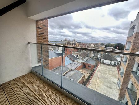 2 bedroom flat to rent - Photo 3