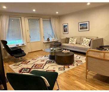 Tibastvägen, Hässelby - Photo 1