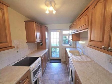 Laurel Close, Hemel Hempstead, HP2 - Photo 3