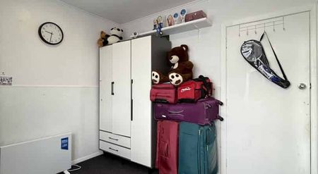 Charming 3-Bedroom Home in Upper Hutt – Perfect for Families! - Photo 2