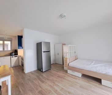 Location Appartement 1 pièce 34m² ST PIERRE DES CORPS 37700 - Photo 2