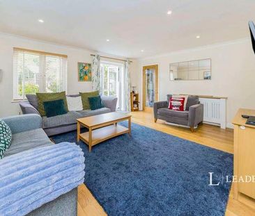 Mallard Place, East Grinstead, West Sussex, RH19 - Photo 1