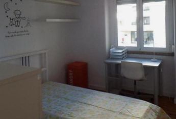 Quarto para estudante alegre e calmo em Lisboa Alvalade