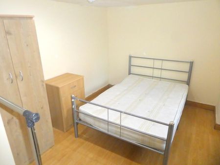 4 bedroom apartment to rent - Photo 3