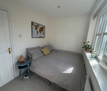 2 Bed Semi-Detached House, Durand Gardens, SW9 - Photo 4