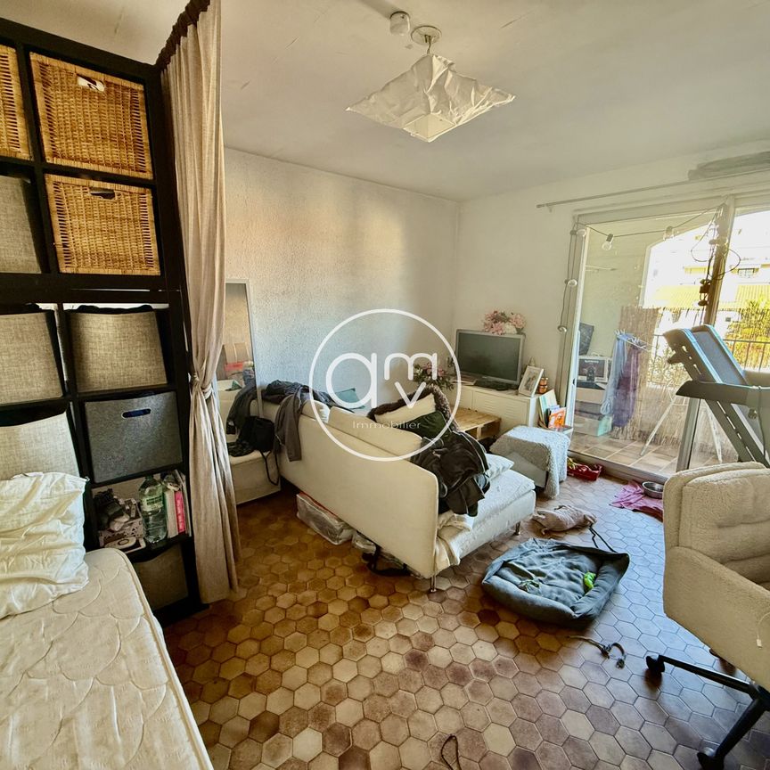 T1 - HYERES - terrasse - résidence sécurisée, calme a proximité centre ville - Photo 1