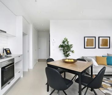 2-BED 1-BATH, NOT FURNISHED. - Photo 2