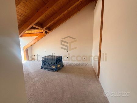 Mansarda Di Nuova Costruzione In Condominio - Photo 3