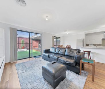 NEAT & COSY 3 BEDROOM - Photo 1
