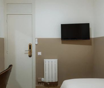 Room in a shared 4-bedroom apartment for rent in La Sagrada Família. - Foto 6