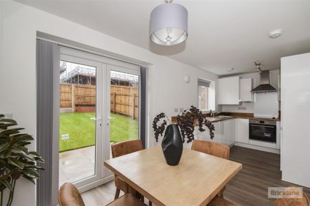 3 bed House To Let - Photo 2