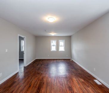 For Lease - 104 Beach Road Unit# A, Hamilton, Ontario - Photo 3