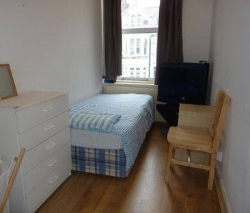 House share to rent - Photo 2