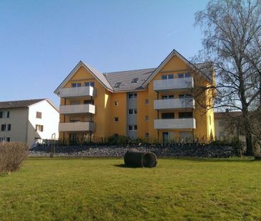 Charmante Dachwohnung an zentraler Lage im Dorfzentrum! - Photo 2