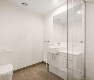 Modern 2-Bedroom Apartment in Prime Mitcham Location - Photo 3