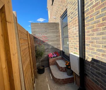 Studio Flat, Horton Avenue, NW2 - Photo 5