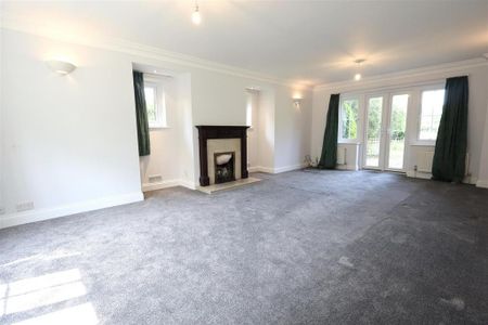 4 bedroom detached house to rent - Photo 3