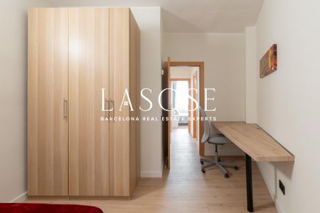 Apartment 110m² with optional garage to rent in Hostafrancs, Barcelona - Photo 2