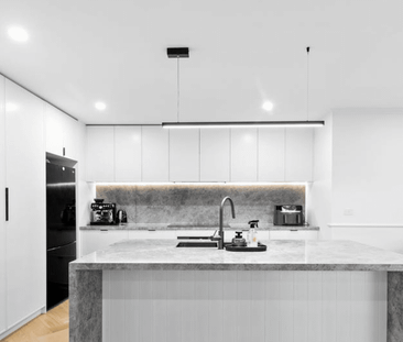 Fully Renovated Family Home with Alfresco Entertaining - Photo 6