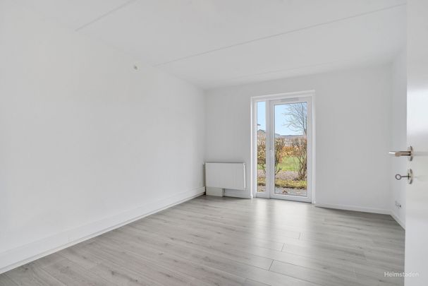Stor etværelses lejlighed i trygge omgivelser - Photo 1