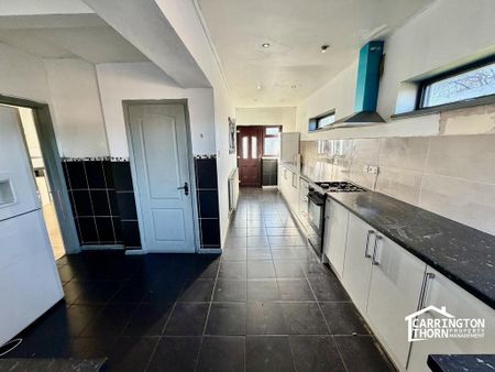 3 bedroom semi-detached house to rent - Photo 4