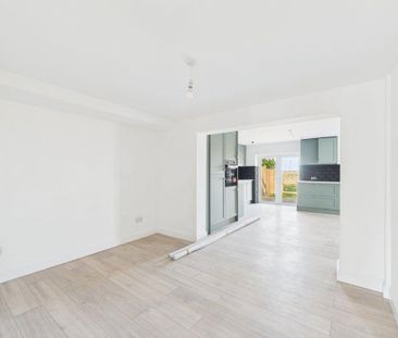 3 bedroom property to rent - Photo 2
