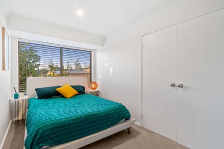 Beautiful Family Home in Mindarie - Photo 2